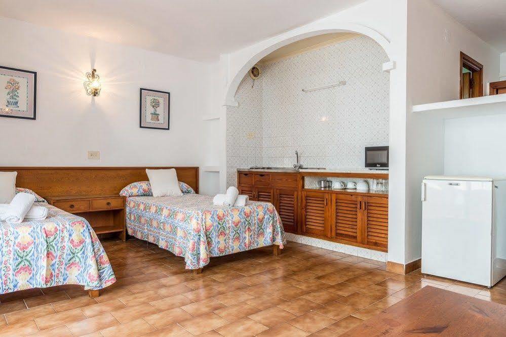 Apartamentos Orosol 2 By Typic Hotels Sant Antoni de Portmany Exterior foto