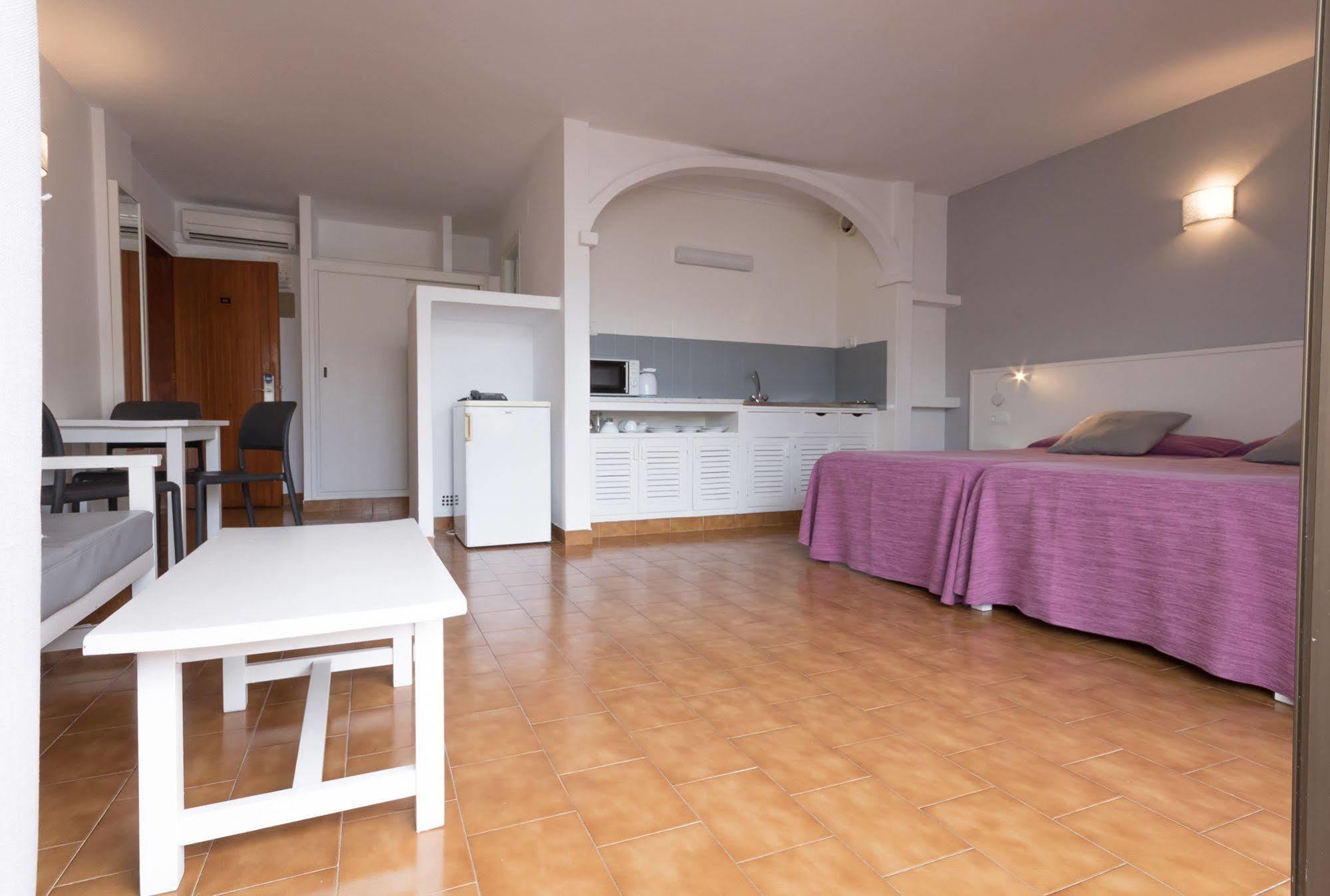 Apartamentos Orosol 2 By Typic Hotels Sant Antoni de Portmany Exterior foto