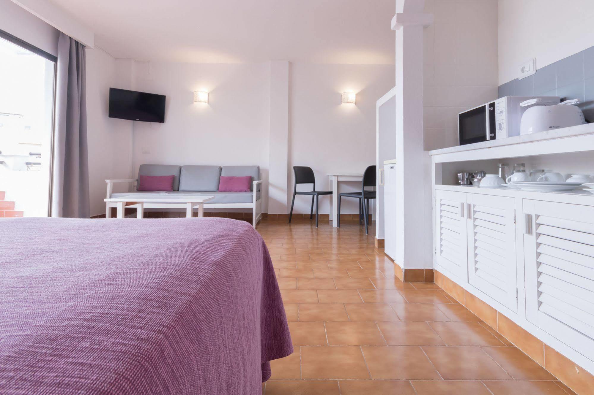 Apartamentos Orosol 2 By Typic Hotels Sant Antoni de Portmany Exterior foto
